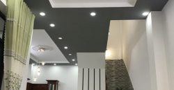 Bán nhà mới xây trệt lầu ehrm 379 lộ ngân hàng thổ cư 50m2 giá 1.99 tỷ thiết kế sang trọng đẹp mắt